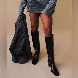 Vagabond Alina Knee-high Black Leather Boot (Sz 9/39)